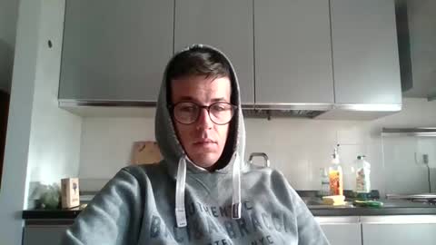 arturpaulval online show from December 1, 7:46 am