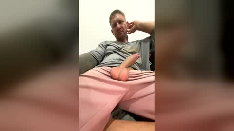 Snapshot of arunboy81 chatting on February 12, 9:37 am Lucash413 online show from February 12, 9:37 am