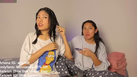 Ariana and Kelsieh online show from December 18, 2:32 am