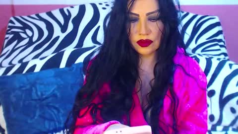 Snapshot of ary_z chatting on February 5, 9:52 pm Ary online show from February 5, 9:52 pm