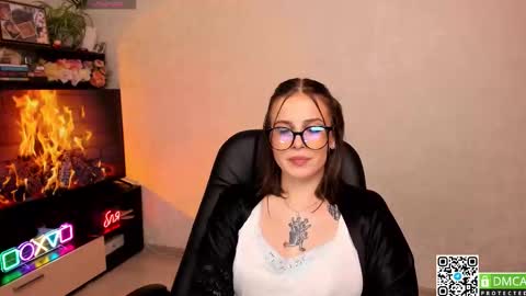 Snapshot of arya_deepthroat_queen chatting on October 13, 9:04 pm Arya Fn Talented Arya online show from October 13, 9:04 pm