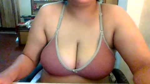 Snapshot of aryaastaark18 chatting on July 22, 7:27 pm aryaastaark18 online show from July 22, 7:27 pm