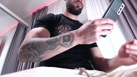 AryanAian1 online show from April 18, 1:59 pm