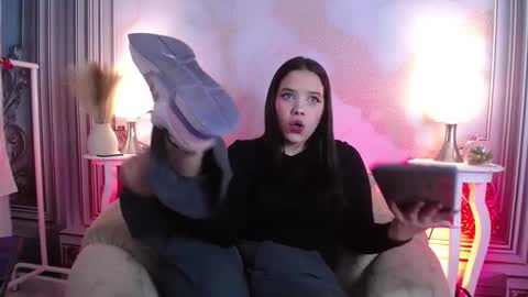 Snapshot of arybutty chatting on January 11, 8:03 pm Ary online show from January 11, 8:03 pm