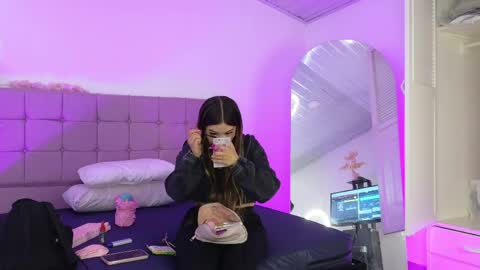 Snapshot of arycooper_ chatting on May 1, 12:32 pm arycooper_ online show from May 1, 12:32 pm