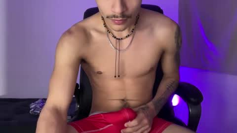 Snapshot of arzu_08 chatting on February 7, 5:11 am arzu_08 online show from February 7, 5:11 am