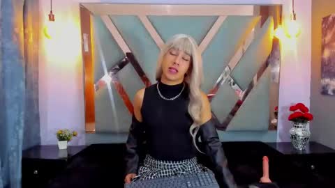 Snapshot of asa_noir chatting on December 17, 1:06 pm Asa Noir online show from December 17, 1:06 pm