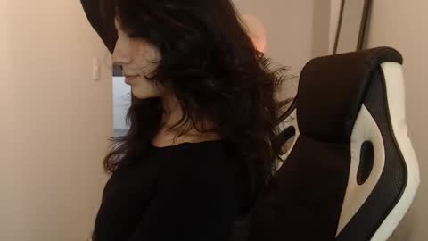 Snapshot of asaray_t chatting on March 26, 12:50 am Saray online show from March 26, 12:50 am