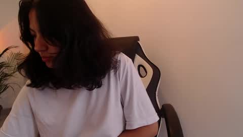Snapshot of asaray_t chatting on May 30, 9:34 pm Saray online show from May 30, 9:34 pm