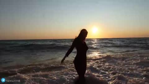 Call me Ann online show from April 3, 7:23 pm