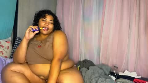 Snapshot of asettheegoddess chatting on January 13, 12:30 am TheeGoddessAset online show from January 13, 12:30 am