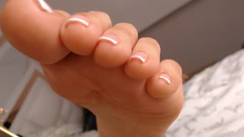 Snapshot of ash_nicefeet chatting on July 13, 5:10 am ashley online show from July 13, 5:10 am