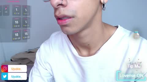 Ash online show from December 20, 2:02 pm