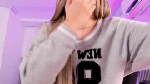 ash_valentine online show from April 7, 7:47 pm