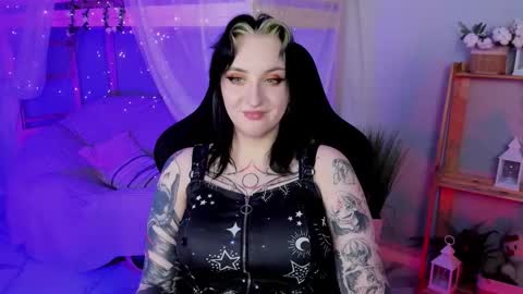 Snapshot of asheluck chatting on October 17, 11:07 pm AshleyAshe online show from October 17, 11:07 pm