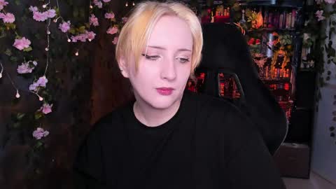 Snapshot of asheluck chatting on June 10, 6:56 am AshleyAshe online show from June 10, 6:56 am