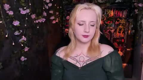Snapshot of asheluck chatting on June 11, 6:11 am AshleyAshe online show from June 11, 6:11 am