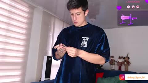 Ashley And Ryan  online show from November 28, 9:28 pm