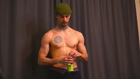 Jerk Machine online show from January 19, 11:58 am