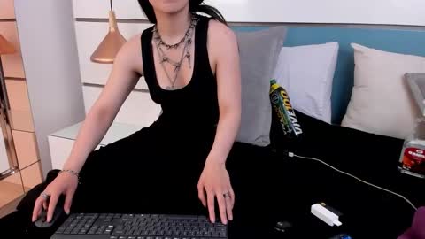 Ashkoreh online show from November 22, 9:47 pm