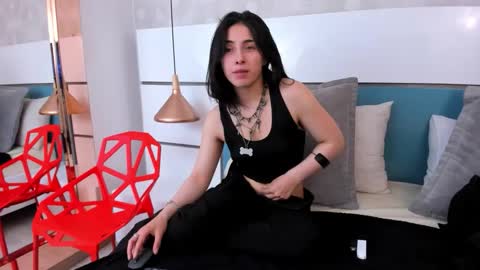 Ashkoreh online show from March 18, 8:12 pm