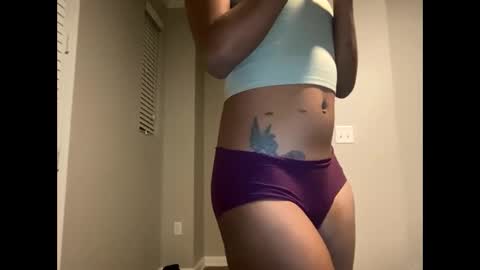 Snapshot of ashley865944 chatting on March 2, 6:05 am ashley865944 online show from March 2, 6:05 am