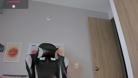 A S H L E Y online show from January 7, 10:12 pm