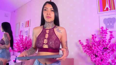 Snapshot of ashley_blum_ chatting on February 14, 12:02 pm ashley_blum_ online show from February 14, 12:02 pm