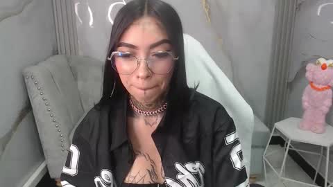 ashley_blum_v online show from October 19, 1:01 pm