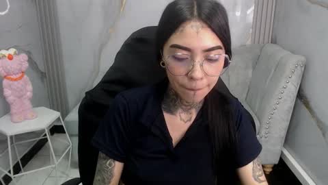 ashley_blum_v online show from October 24, 1:29 pm