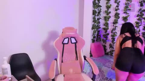 Snapshot of ashley_morgan_18 chatting on December 23, 2:42 am ashley online show from December 23, 2:42 am