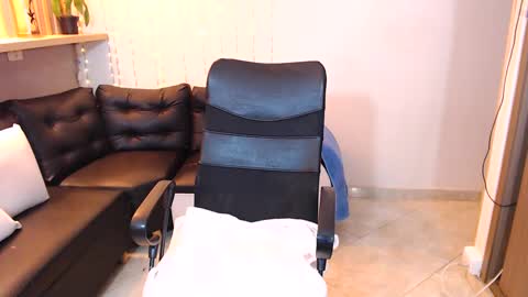 Snapshot of ashley_prg2 chatting on February 27, 12:32 am Ashley online show from February 27, 12:32 am