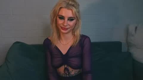 Snapshot of ashley_urban chatting on June 20, 2:58 am Ashley online show from June 20, 2:58 am