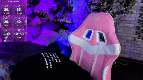 Snapshot of ashley_veil chatting on March 2, 9:10 pm Ashley online show from March 2, 9:10 pm