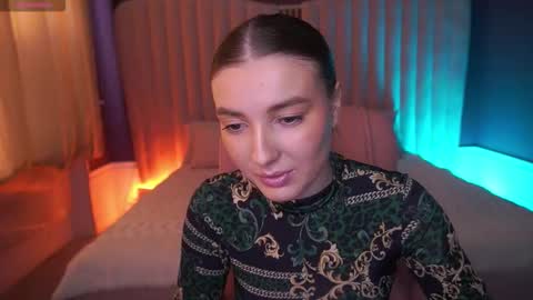 ashleybaee online show from October 31, 7:20 am