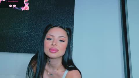 AshleyEtthen online show from March 10, 11:15 am