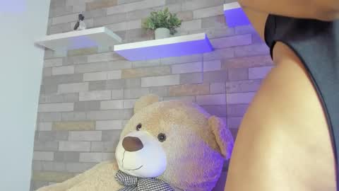 AshleyHill online show from November 25, 4:01 am