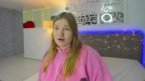 AshleyJonse online show from December 21, 6:20 am