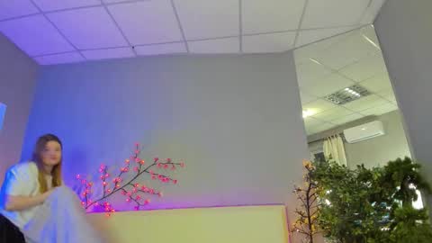 AshleyJonse online show from April 5, 5:15 am