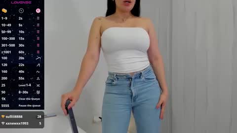 Snapshot of ashleyknightt chatting on October 18, 1:30 am Ashley knight online show from October 18, 1:30 am