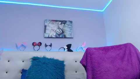 Ashley online show from February 25, 1:32 pm