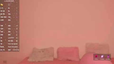 Snapshot of ashleyroys_111 chatting on June 29, 9:04 pm dahiana online show from June 29, 9:04 pm