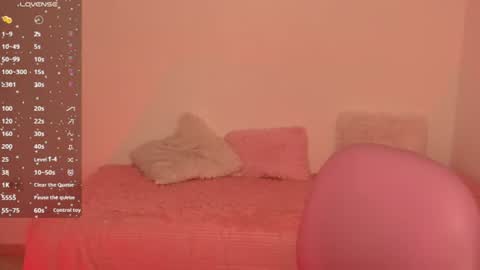 Snapshot of ashleyroys_111 chatting on July 1, 8:19 pm dahiana online show from July 1, 8:19 pm