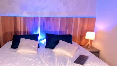 Ashley Santoss online show from September 11, 5:40 am