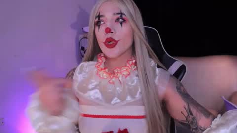 Ashley Lauren online show from October 31, 3:40 am