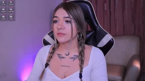 Ashley Lauren online show from November 28, 4:15 am