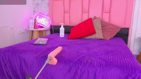 ashlleyray online show from May 28, 7:11 pm