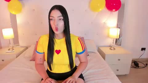 Snapshot of ashly_bloom chatting on July 7, 6:56 pm Ashly online show from July 7, 6:56 pm