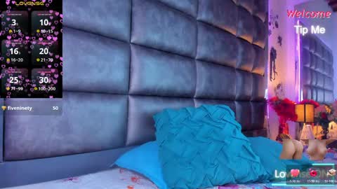 ashlymillerr_ online show from May 6, 8:14 pm