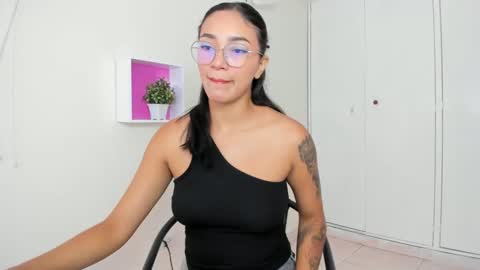 Camila online show from December 4, 1:20 pm